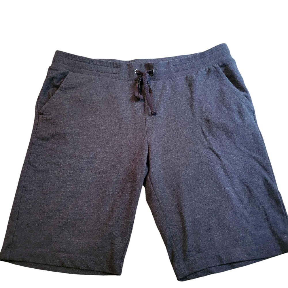 Men's Size XL Eddie Bauer Comfortable Shorts with drawstring.